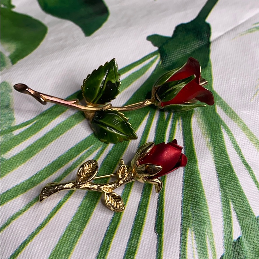 Two Rose Brooch Set